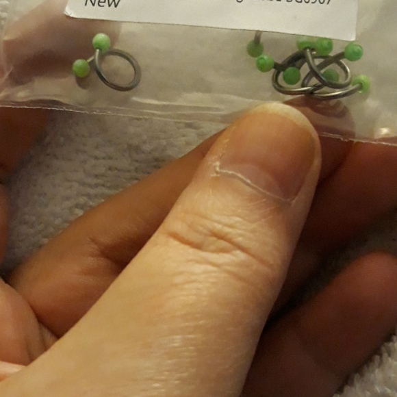 Jewelry - NWT 5 silver tone gauges with green bead ends